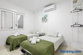 Apartment 1 Arganzuela Downtown Metro 8 people - Image 3