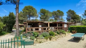 A l'ombre des Pins du Castellet - Image 1