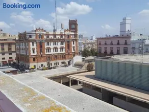 Apartamento en pleno centro de Cadiz con parking economico - Image 3