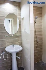 Field Town Apartment - Image 2