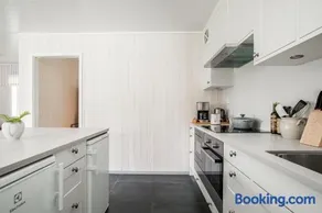 Solar Lake Cottage - Image 2
