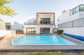 GuestReady - Charming family retreat with pool - Image 3