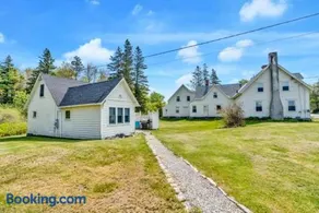 Bella's Cottage – Views & Charm - Image 2