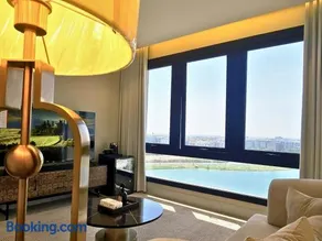 Luxury Suite Sea View With Smart Entry - Image 4