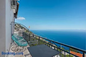 Blue View Luxury Rooms - Image 2