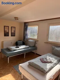 Große Monteurwohnung mit 4 Zimmer und Parkplatz, Waschmaschine, Internet, voll ausgestattete Küche - Image 3
