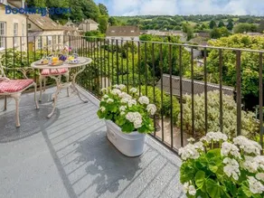 3 Bed in Stroud oc-78968 - Image 1