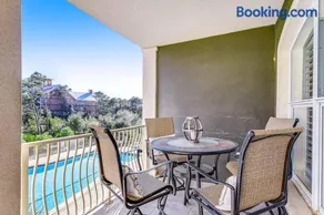 Second Floor Condo with Shared Pool High-Speed WiFi Washer&Dryer & Central AC - Image 5