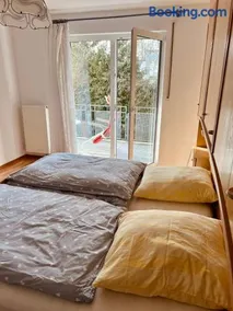 Wohnung I Balkon I Messenähe I getrennte Schlafmöglichkeiten - Image 3