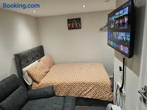 Double En Suite Room Newcastle Upon Tyne - Image 3