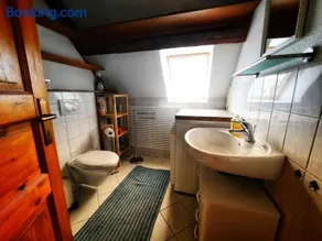 stilvolle Dachgeschoss-Wohnung in Top-Lage - Image 2