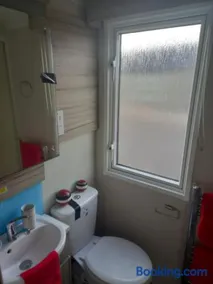 surf shack - Image 1