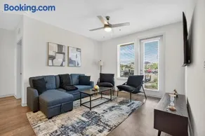 Nice 2 BR Apt|King Bed|Pool |Gym|Clse 2 Beach/Mayo - Image 2