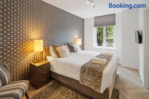 Prestige XL Full-home near city center and Park - Image 1