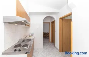 2 Bedroom Stunning Apartment In Slatine - Image 4