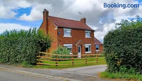 Little Harries Cottage - surrounded by open fields - Image 1