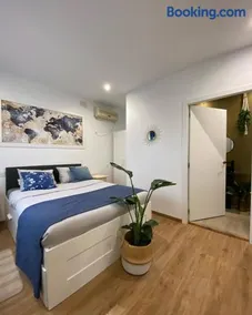 Orange Vibes Guest house - Image 1