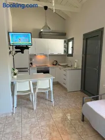 George's place - Image 1