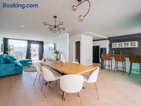 Sunset Beach Chalet - Image 1