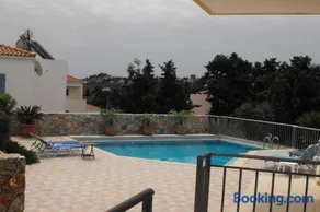 Christinas summer house with pool in Kefalas - Image 3