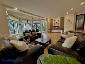 Zafra Chalet - Image 1