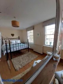 Dunsley Cottage - Image 4