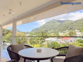 Cove Holiday Apartments - Image 3