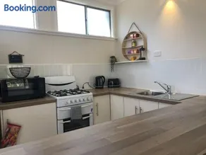 Heart of The Farm Country Cottage in Tallarook - Image 4