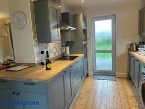 5 Edgebury - Image 2