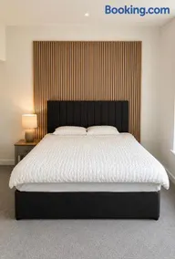 Snowdon Apartments - Image 3