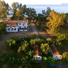 Poseidon Apartments - Image 1