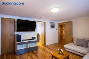 Lochfyne-View Apartment - Image 2
