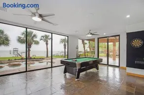 Bay Breeze Estate - Heated Pools, Private Pier & Walk to the Kemah Boardwalk - Image 4