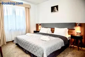 Hotel Komfort - Image 1