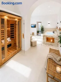 Sublime Loft avec Spa Privatif & Sauna, Hyper Centre, Parking facile - Image 2