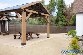 The Vintage La Mesa Tudor - Image 4