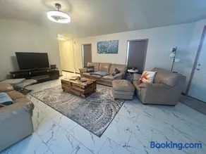 Private Home With Amazing Mountain Views-Two Bedroom and Two Bath - Image 2