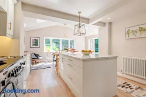 Pear Tree Cottage Thatched 4 Bed Luxury Home with Hot Tub - Image 2