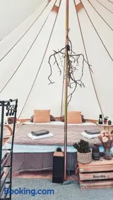 Bushcraft Glamping Møn with Stunning Sunrise View - Image 1