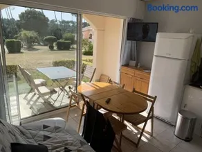 Appartement T2 cabine, capacité 4 personnes, à 600 m de la plage et à 300 m du Golf - Image 3