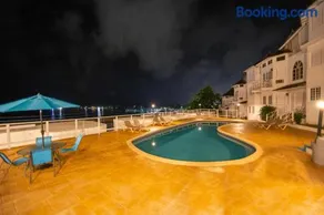 Luxe Beach Resort - Image 3