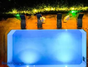 Four Seasons Apart Hotel - Image 5