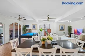 Sunny Stay 4BR with Pool in Prime Location - Image 2
