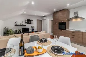 Aura Apartment - Image 2