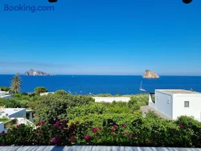 Villa in Panarea with an amazing view - Image 1