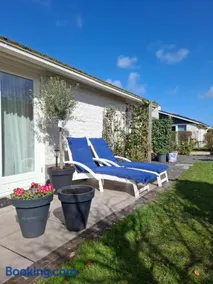 Cosy Petten, Family only - Image 4