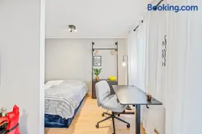 Goldstadt Fancy Apartment - Image 2