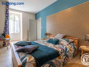 Gîte de charme 4 pers avec spa privatif, terrasse, et équipements complets au cœur d'un village viticole - Image 2
