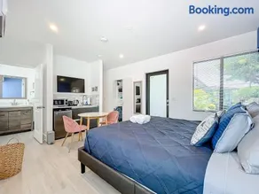 Los Patios Home Suites - Image 4
