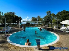 Aranypart Camping & Apartments - Image 2